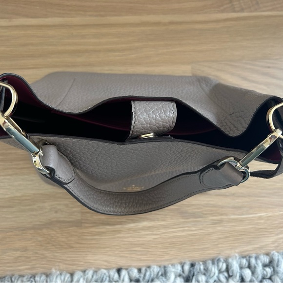 Kate Spade leather shoulder purse. - Picture 5 of 16